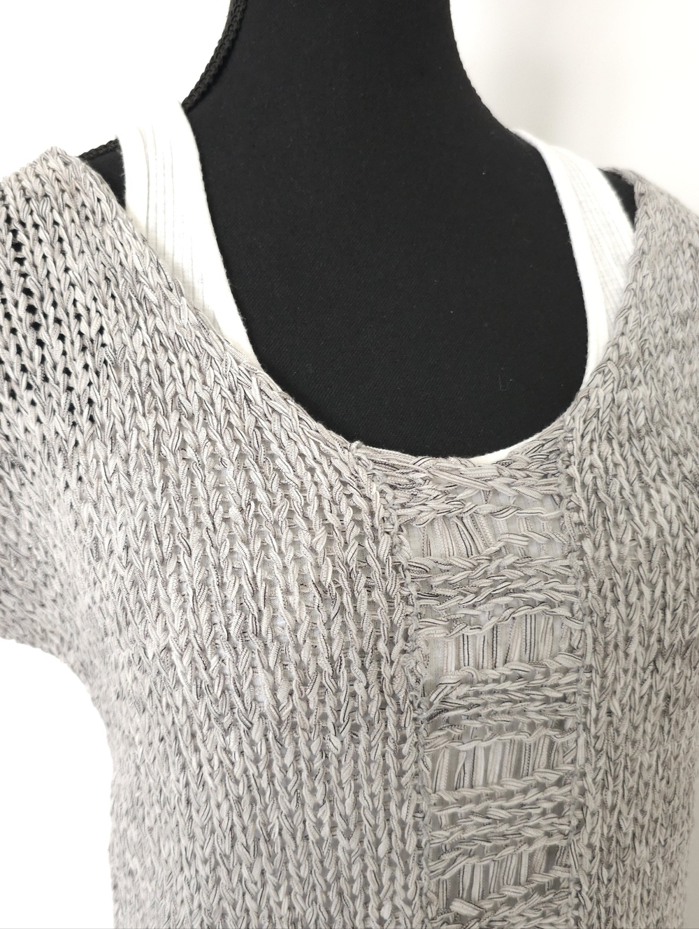 Dynamite Knit Short Sleeve Sweater Top โ Size XS โ Grey Open Knit - Picture 15 of 16